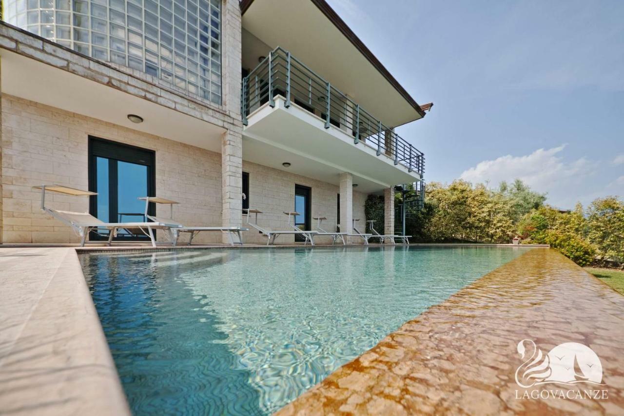 Villa Livia Luxury Roe Exterior photo