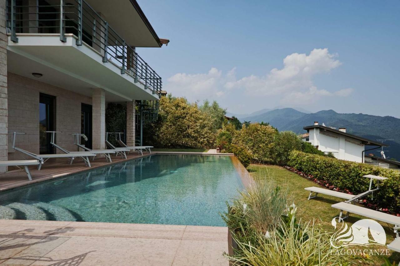 Villa Livia Luxury Roe Exterior photo