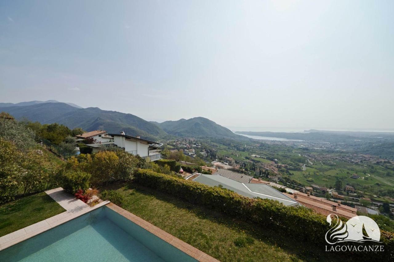 Villa Livia Luxury Roe Exterior photo